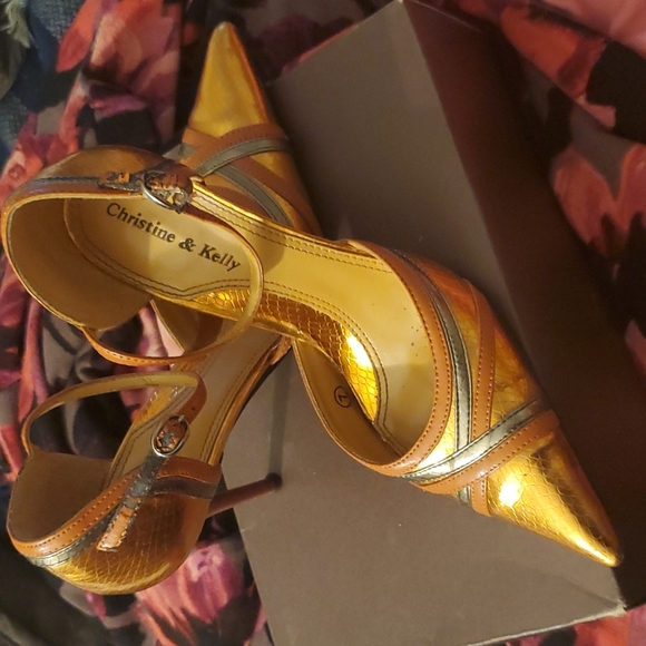 ¡Exclusive! High fashion Christine and Kelly heels - Picture 3 of 4